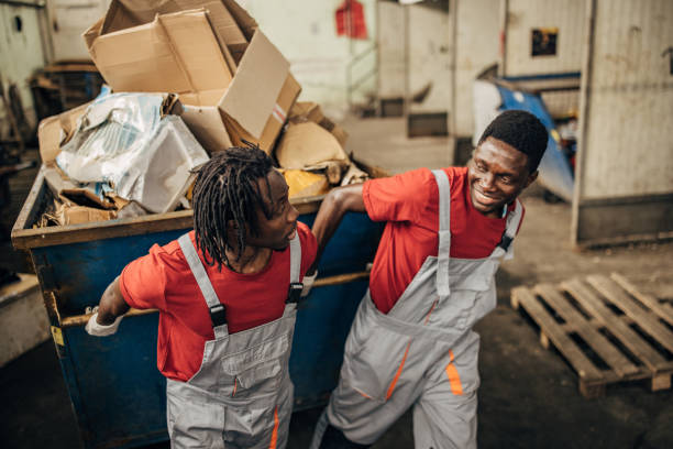 Best Commercial Cleanout Services  in Warrensburg, IL